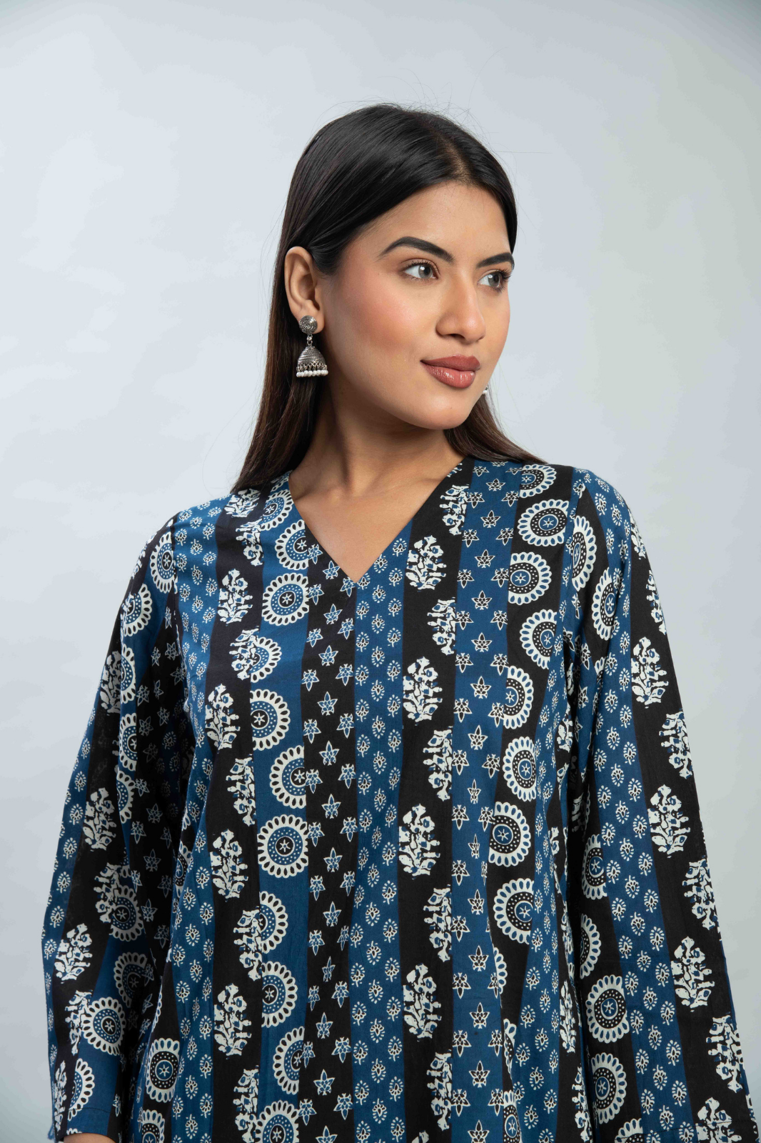 Everyday Comfort Blue-Black Printed V Neck Cotton Kurti