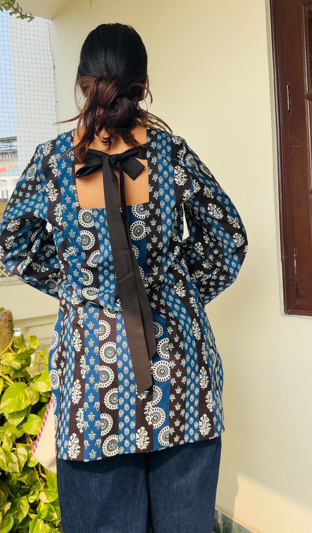 Everyday Comfort Blue-Black Printed V Neck Cotton Kurti