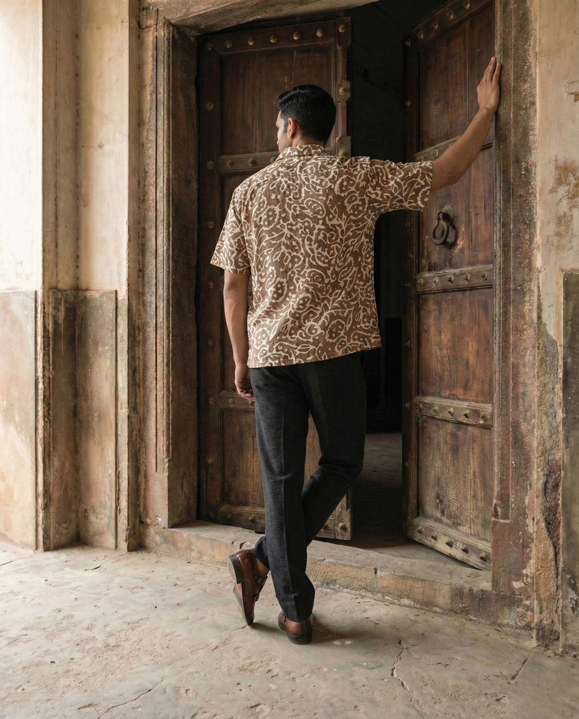 Nude Floral Menʼs Shirt