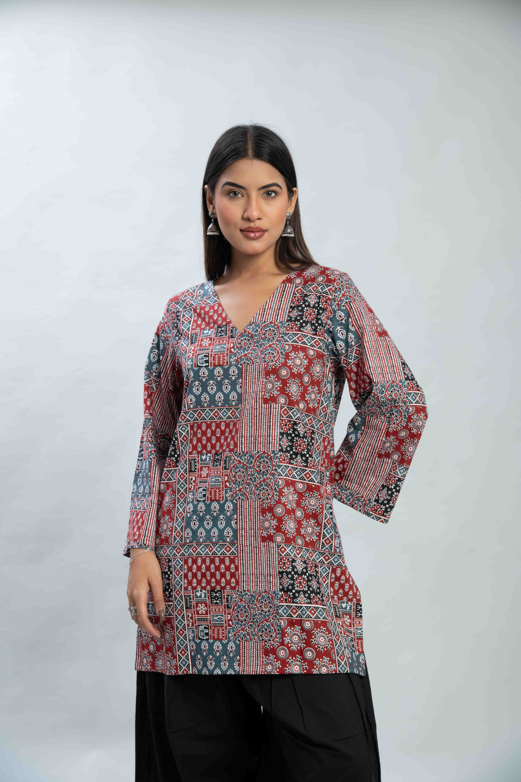 Everyday Comfort Red-Blue Printed V Neck Cotton Kurti