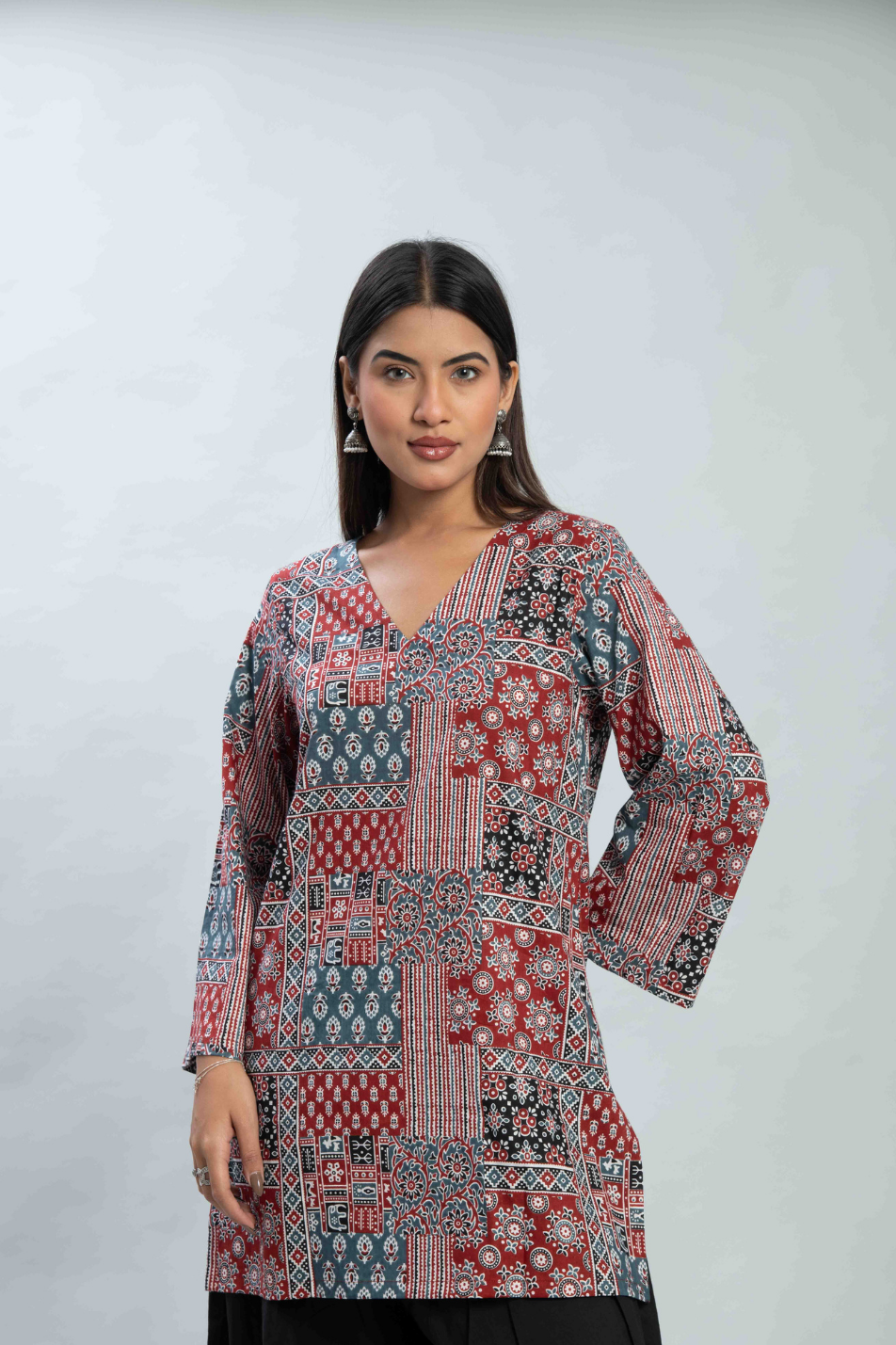 Everyday Comfort Red-Blue Printed V Neck Cotton Kurti