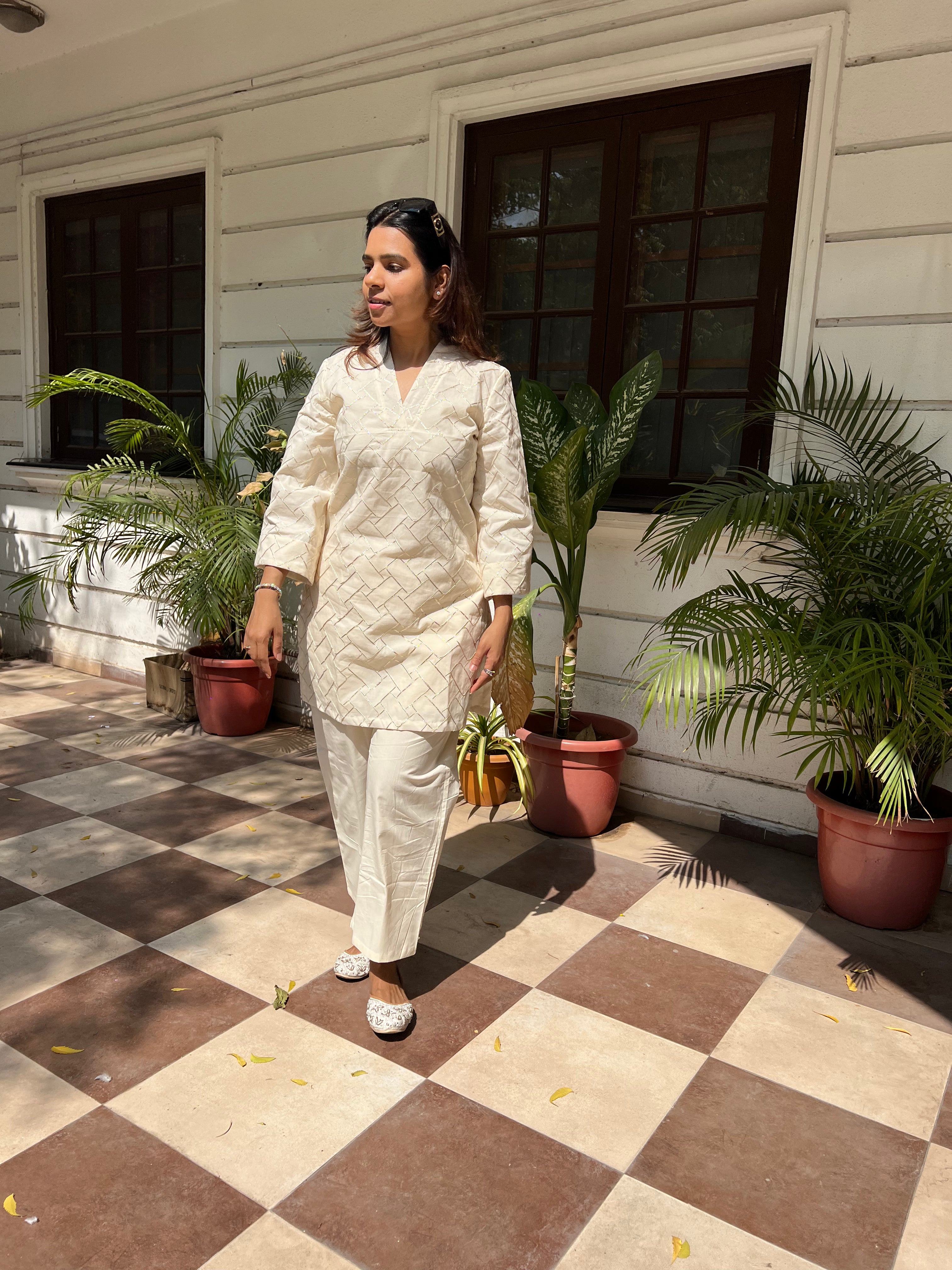 Ivory Gota Set