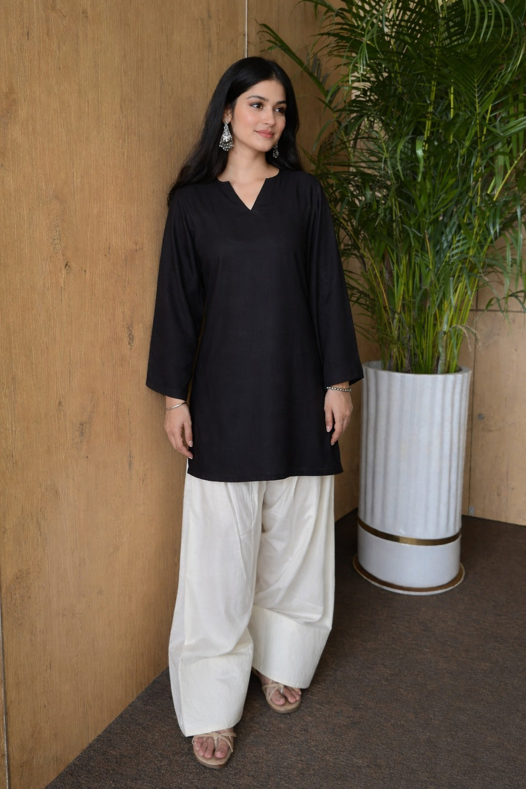 Black Off White Contrast Farshi Set