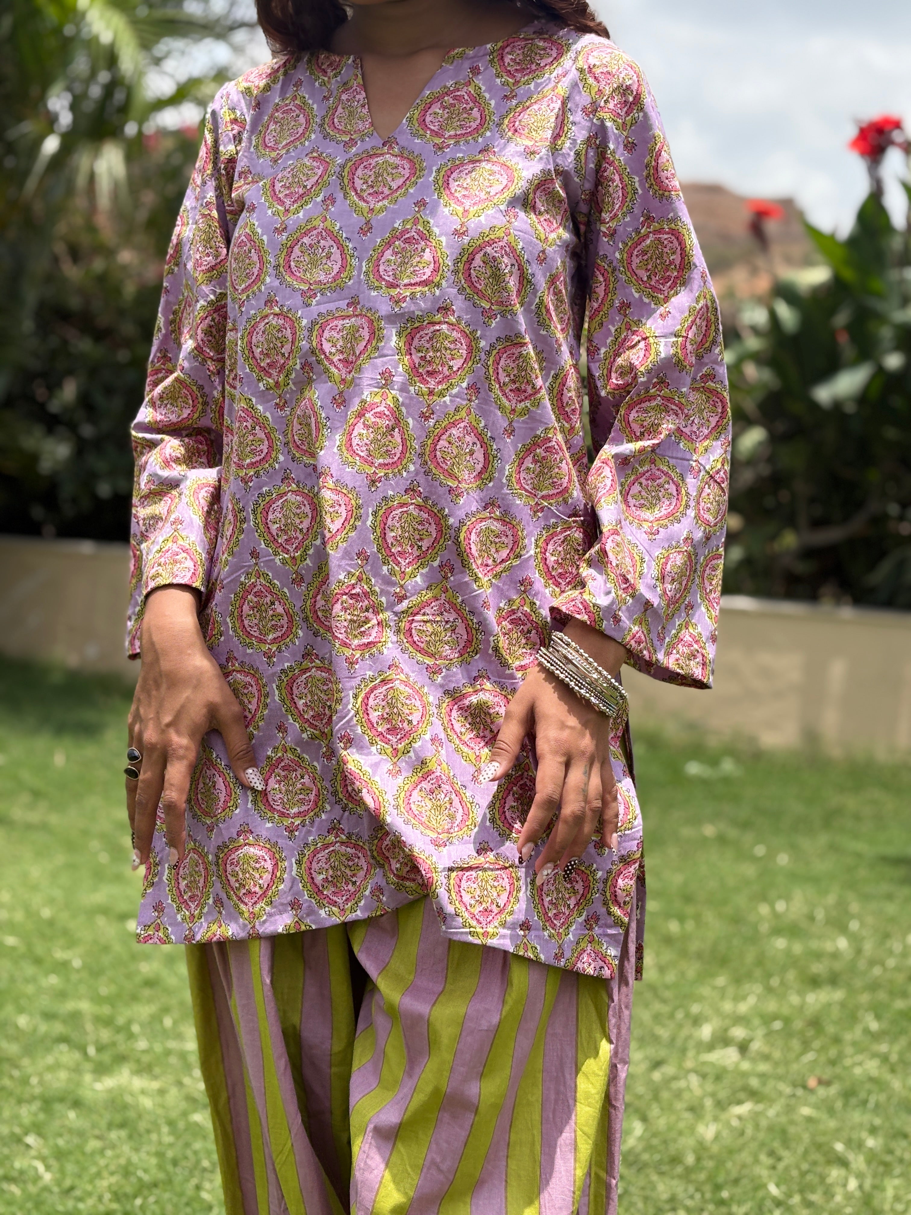 Purple buta contrast Farshi set