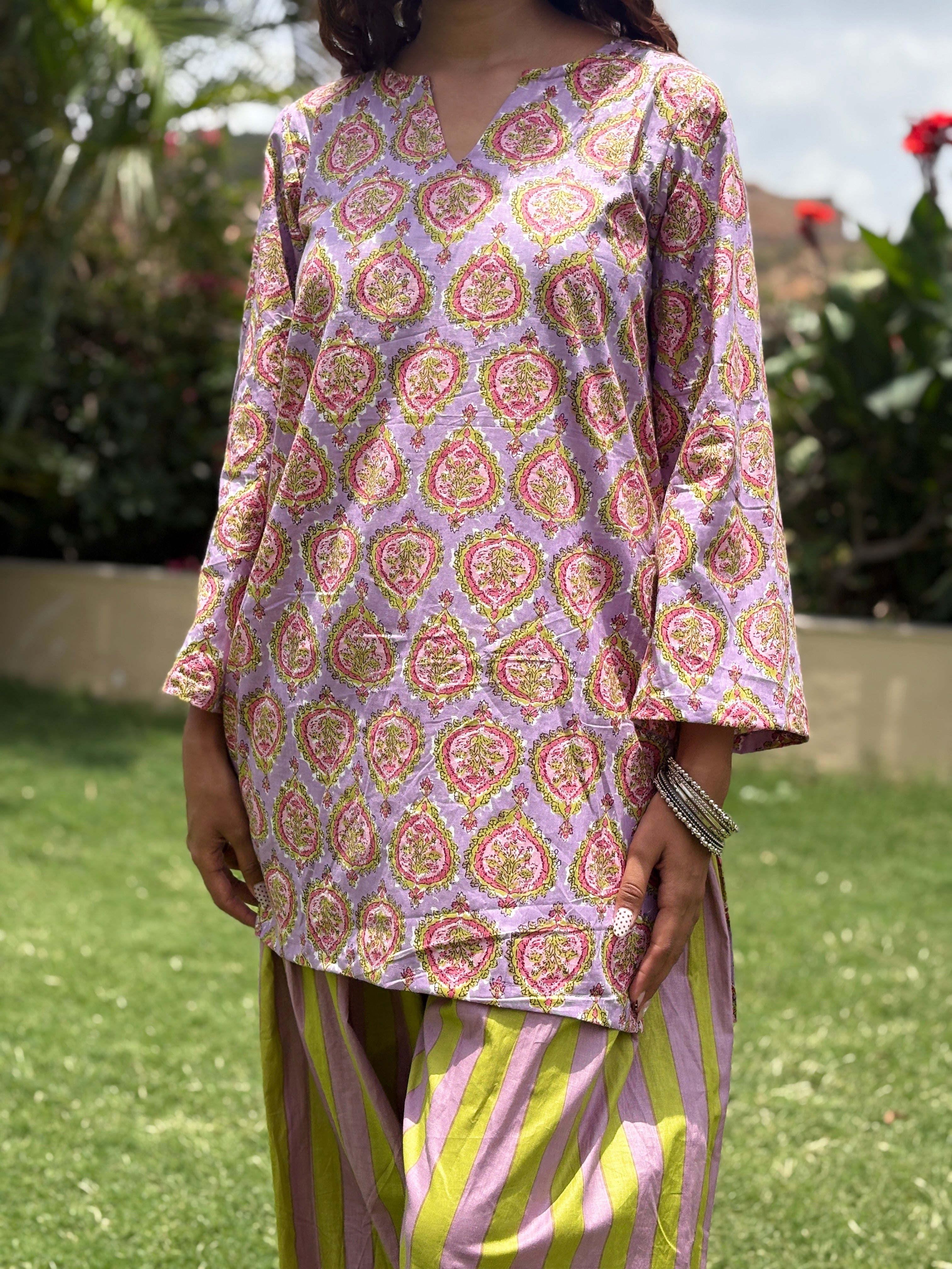 Purple buta contrast Farshi set